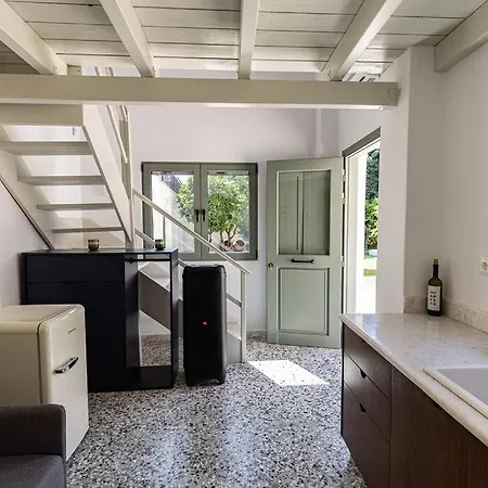Molos Villa *